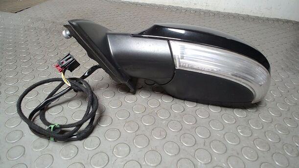 Foto: AUSSENSPIEGEL ELEKTRISCH VERSTELLBAR LINKS eines VW Passat 2.0 TDI DPF