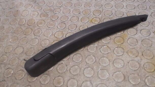 Foto: HECKWISCHERARM eines Ford Fiesta 1.25