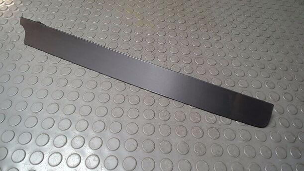 Foto: BLENDE BEIFAHRERSEITE eines VW Passat 2.0 TDI DPF