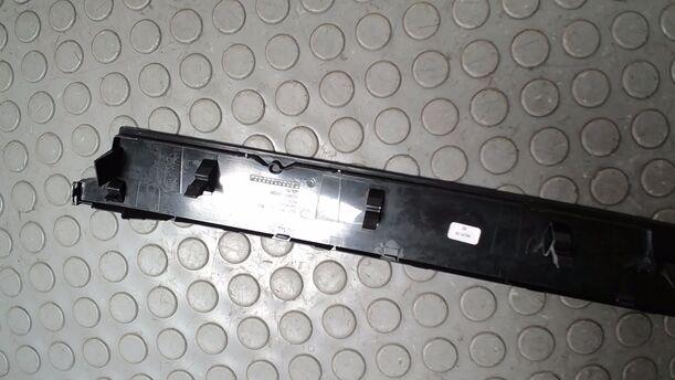 Foto: BLENDE BEIFAHRERSEITE eines VW Passat 2.0 TDI DPF