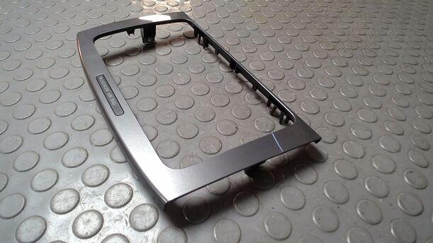 Foto: BLENDE RADIO/ ARMATURENBRETT eines VW Passat 2.0 TDI DPF