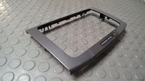Foto: BLENDE RADIO/ ARMATURENBRETT eines VW Passat 2.0 TDI DPF