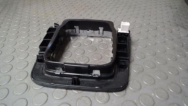 Foto: BLENDE MITTELKONSOLE eines VW Passat 2.0 TDI DPF