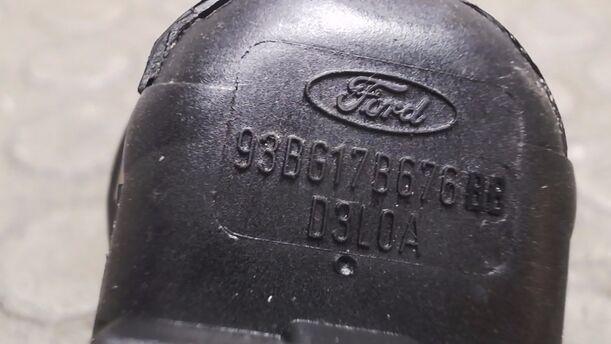 Foto: SCHALTER AUSSENSPIEGELVERSTELLUNG eines Ford Fiesta 1.25