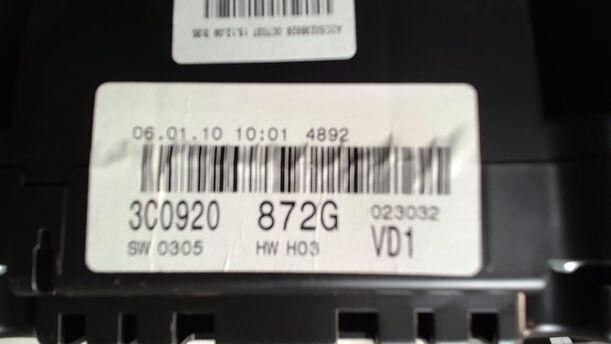 Foto: TACHOEINHEIT/ KOMBIINSTRUMENT eines VW Passat 2.0 TDI DPF