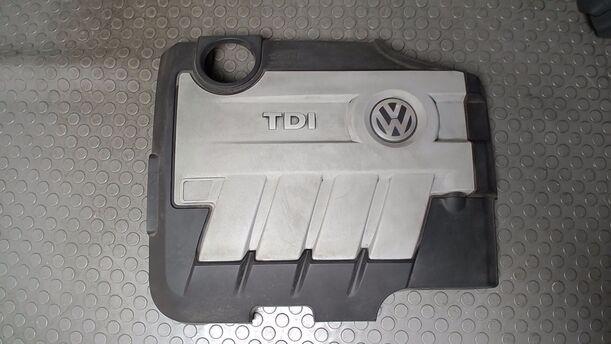 Foto: MOTORABDECKUNG eines VW Passat 2.0 TDI DPF