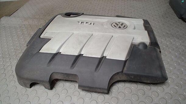 Foto: MOTORABDECKUNG eines VW Passat 2.0 TDI DPF