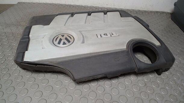 Foto: MOTORABDECKUNG eines VW Passat 2.0 TDI DPF