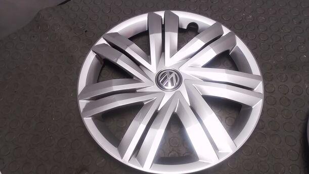 Foto: RADKAPPENSATZ / FELGENABDECKUNGEN 14 ZOLL eines VW Polo 1.0 Trendline