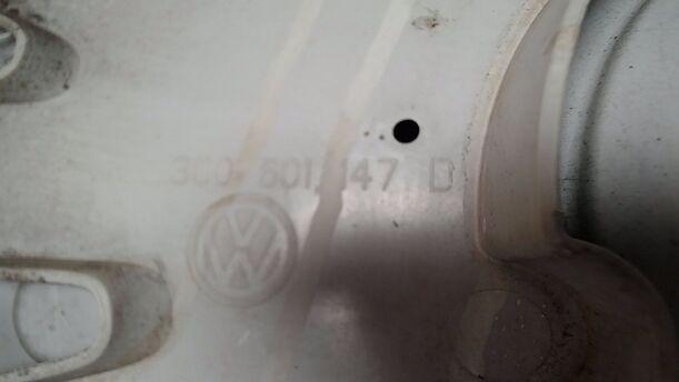 Foto: EINZELNE RADKAPPE/ RADECKEL 16 ZOLL eines VW Passat 2.0 TDI DPF Trendline