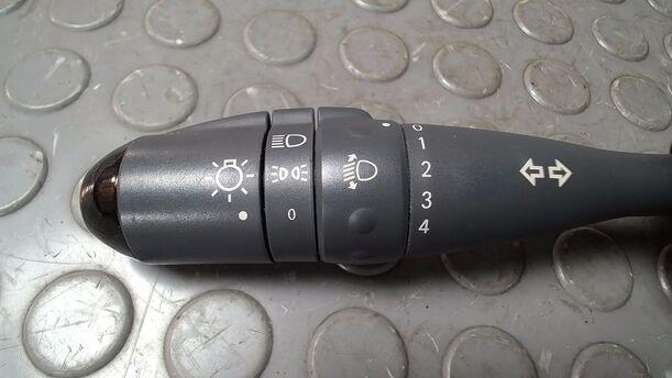 Foto: BLINKSCHALTER/ KOMBISCHALTER eines Smart smart forfour Trendline