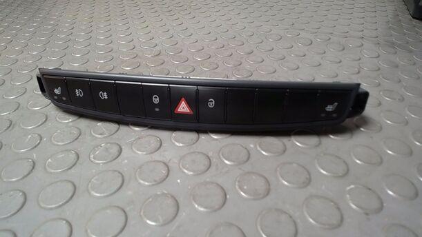 Foto: SCHALTER WARNBLINKANLAGE/ SCHALTERLEISTE MITTELKONSOLE eines Smart smart forfour