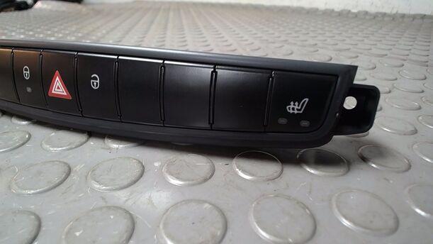 Foto: SCHALTER WARNBLINKANLAGE/ SCHALTERLEISTE MITTELKONSOLE eines Smart smart forfour