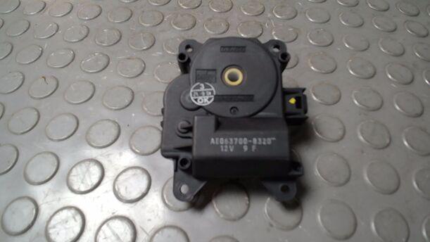 Foto: STELLMOTOR UMLUFTKLAPPE eines Smart smart forfour Trendline