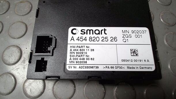 Foto: ZENTRALES GATEWAY STEUERGERÄT eines Smart smart forfour Trendline