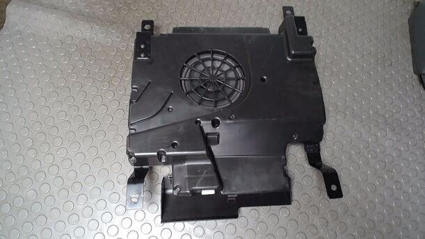 Foto: SUBWOOFER/ LAUTSPRECHER BASS eines Smart smart forfour Trendline
