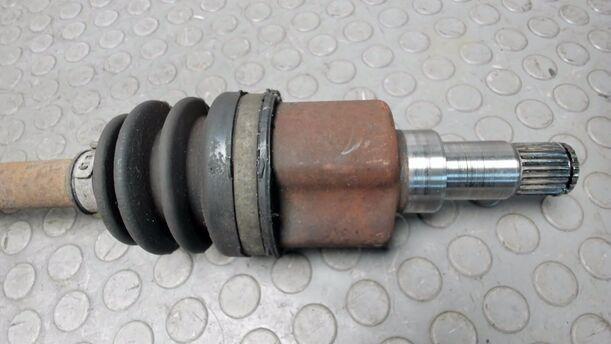 Foto: ANTRIEBSWELLE LINKS eines Ford Fiesta 1.25 Trendline