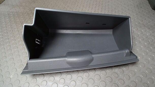 Foto: HANDSCHUHFACH eines Smart smart forfour Trendline