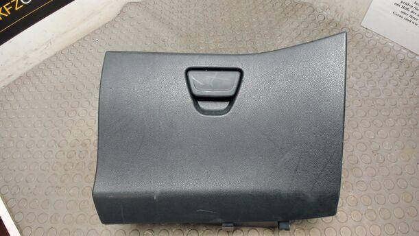 Foto: HANDSCHUHFACH eines Ford Fiesta 1.25 Trendline