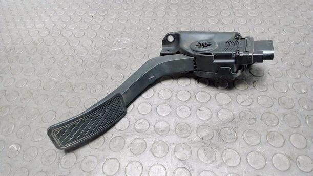 Foto: GASPEDAL ( BENZIN ) eines Ford Fiesta 1.25 Trendline