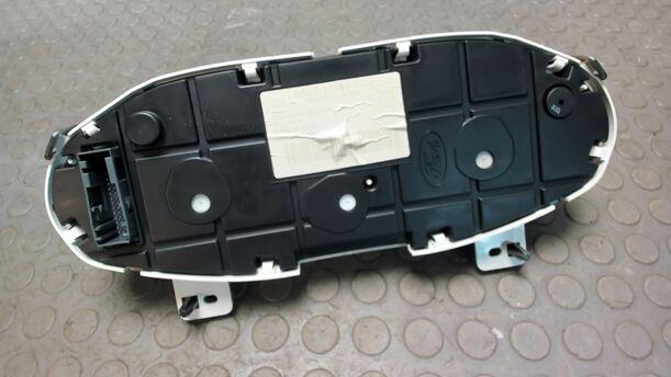Foto: KOMBIINSTRUMENT / TACHOEINHEIT eines Ford Fiesta 1.25 Trendline