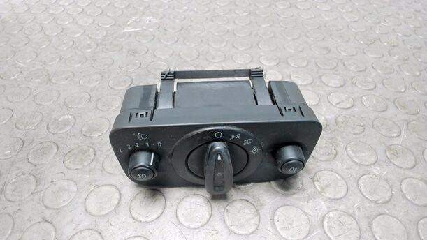Foto: LICHTSCHALTER eines Ford Fiesta 1.25 Join