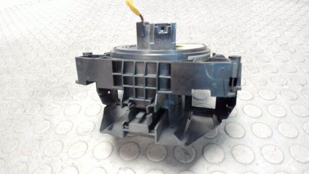 Foto: SCHLEIFRING / WICKELFEDER / KONTAKTPLATTE eines Ford Fiesta 1.25 Trendline