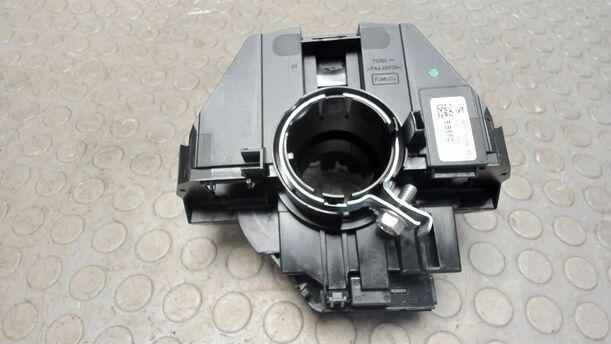 Foto: SCHLEIFRING / WICKELFEDER / KONTAKTPLATTE eines Ford Fiesta 1.25 Trendline