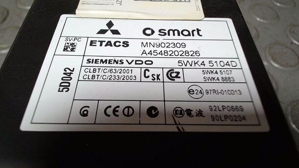 Foto: ZENTRALES STEUERGERÄT eines Smart smart forfour