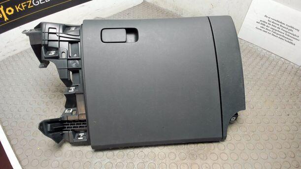 Foto: HANDSCHUHFACH eines VW up!