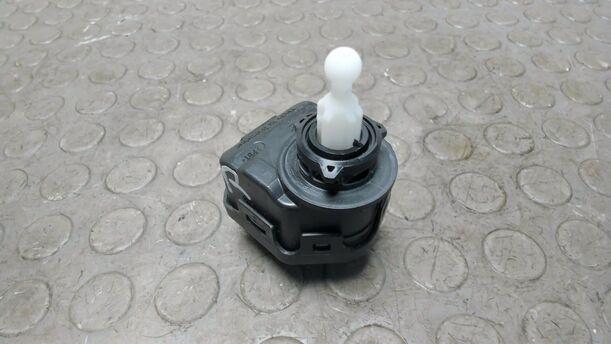 Foto: LEUCHTWEITENVERSTELLUNG / STELLMOTOR eines VW up!