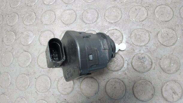 Foto: LEUCHTWEITENVERSTELLUNG / STELLMOTOR eines VW up!