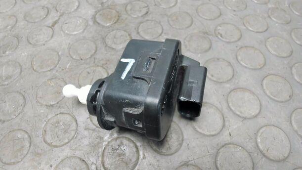 Foto: LEUCHTWEITENVERSTELLUNG / STELLMOTOR eines VW up!