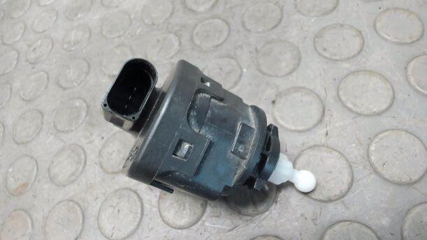 Foto: LEUCHTWEITENVERSTELLUNG / STELLMOTOR eines VW up!