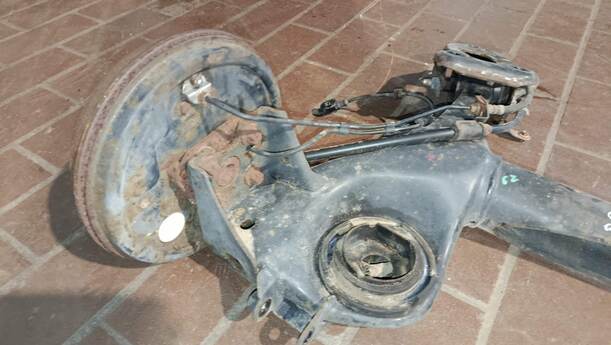 Foto: HINTERACHSE eines Opel Corsa 1.2 16V