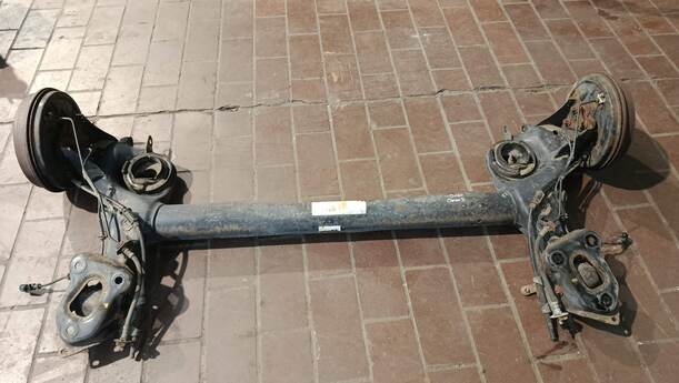 Foto: HINTERACHSE eines Opel Corsa 1.2 16V