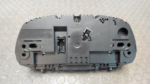 Foto: KOMBIINSTRUMENT / TACHOEINHEIT eines BMW 320d DPF Touring Aut. CL