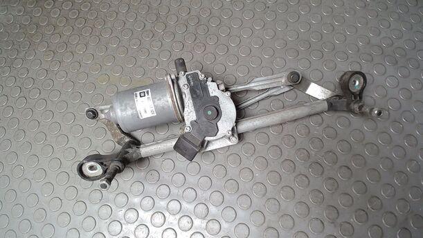 Foto: SCHEIBENWISCHERMOTOR VORN eines Opel Corsa 1.2 16V CL