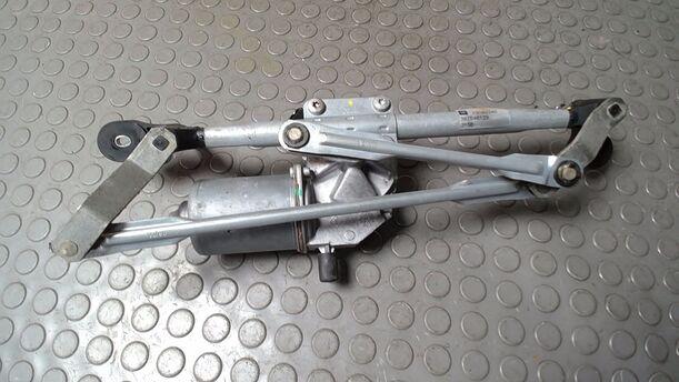 Foto: SCHEIBENWISCHERMOTOR VORN eines Opel Corsa 1.2 16V CL