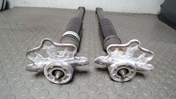 Foto: STOSSDÄMPFER HINTEN eines Opel Corsa 1.2 16V CL