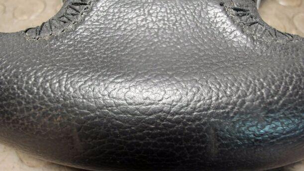 Foto: LEDERLENKRAD ( MULTIFUNKTION ) eines BMW 320d DPF Touring Aut. CL