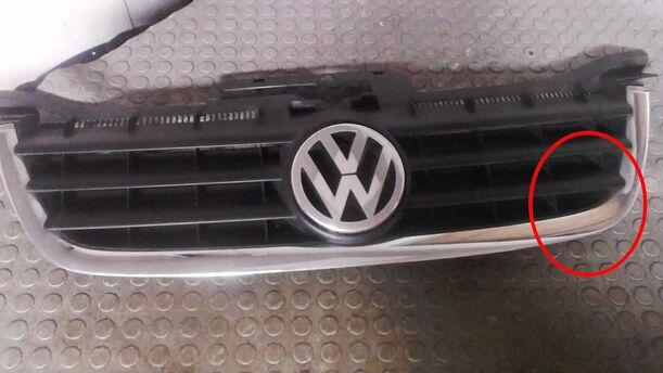 Foto: KÜHLERGRILL (BESCHÄDIGT) eines VW Touran 1.9 TDI CL