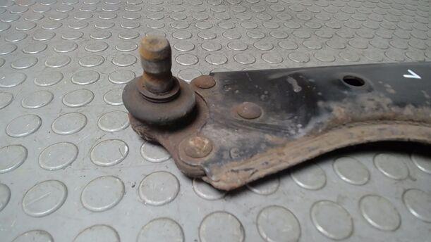 Foto: QUERLENKER VORN LINKS eines Opel Corsa 1.2 16V CL