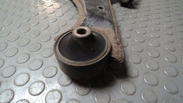 Foto: QUERLENKER VORN LINKS eines Opel Corsa 1.2 16V CL