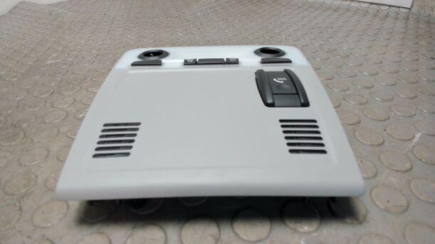 Foto: INNENBELEUCHTUNG  VORN eines BMW 320d DPF Touring Aut. CL