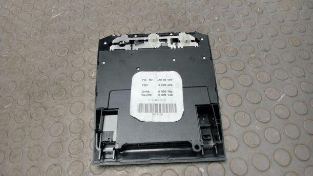 Foto: INNENBELEUCHTUNG  VORN eines BMW 320d DPF Touring Aut. CL