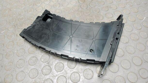 Foto: BECHERHALTER / GETRÄNKEHALTER LINKS eines BMW 320d DPF Touring Aut. CL