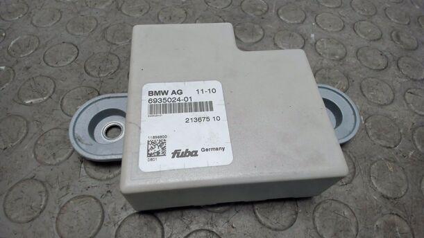 Foto: ANTENNENVERSTÄRKER eines BMW 320d DPF Touring Aut. CL
