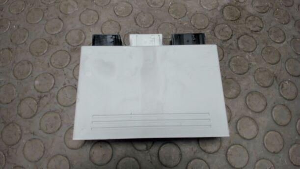 Foto: STEUERGERÄT EINPARKHILFE / PDC eines BMW 320d DPF Touring Aut. CL