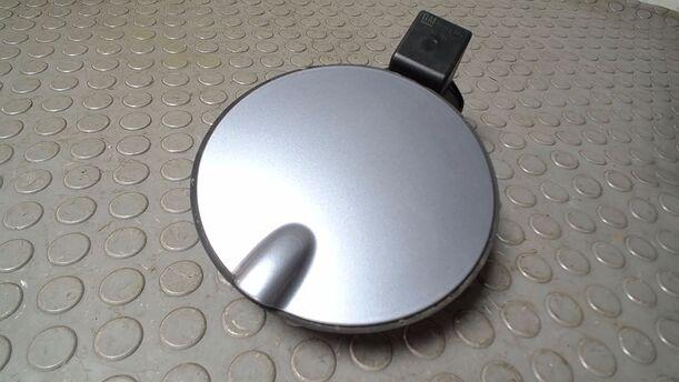 Foto: TANKKLAPPE/ TANKDECKEL eines Opel Corsa 1.2 16V CL